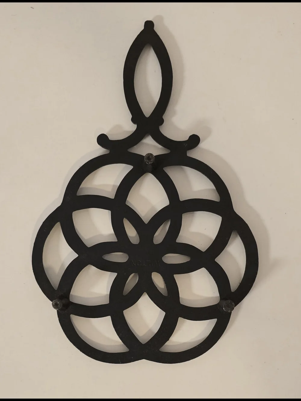 Vintage 1950s Wilton Cast Iron Trivet - Interlocking Rings Design (8.5” x 5.5”)